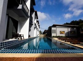 Alphabeto Resort, resort em Nai Harn Beach