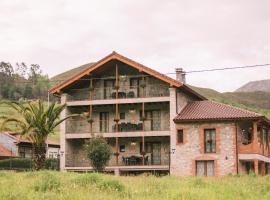 Apartamentos El Valle, hotel in Avín