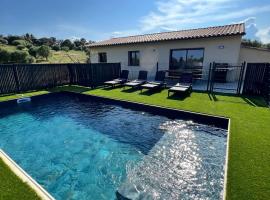Casa Lamaghjone - Villa T4 avec piscine chauffée à 3,5km de la mer, hotell sihtkohas Aléria