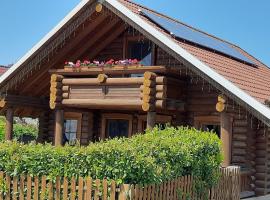 Log cabin in Harzgerode with balcony, hotel with parking in Dankerode