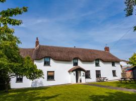 Poyers Farmhouse, hotel with parking in Wrafton