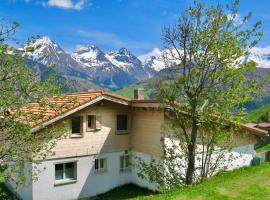 Casa Segnas, hotel i Disentis