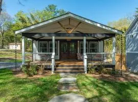 Blue Heron Bungalow 5 Min to Downtown Black Mtn