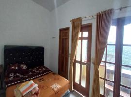 OYO 92628 Raja Alam Homestay, parkimisega hotell sihtkohas Karanganyar