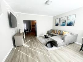 Brand NEW HOME mins to airport, pet-friendly hotel in Atlanta