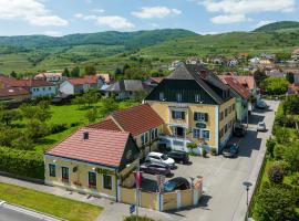 Donauhof - Hotel garni, hotel em Weissenkirchen in der Wachau