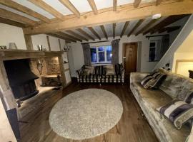 Cosy luxury 3 bed cottage in The Surrey Hills, hotel in Ockley