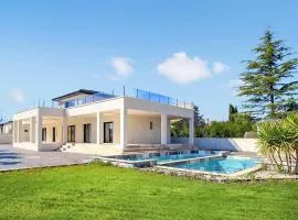 Amazing Home In Pont Saint Esprit