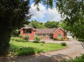 Llys Offa, hotel with pools in Wynnstay