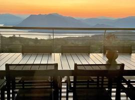 Lakeview Apartment Lago Maggiore โรงแรมในGignese
