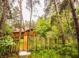 Cozy Nature Retreat with Patio Fireplace Garden, khách sạn thân thiện với thú nuôi ở Maciejowice