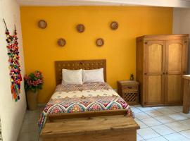 Cálida habitación a 10 min de Santo Domingo, hotell i Oaxaca City