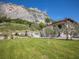 Appartamenti Gaggiolo 1, hotel v destinaci Dro