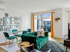 3 Bedroom Stunner in Hobsonville - WiFi - Netflix, kuća za odmor ili apartman u Aucklandu