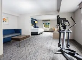 Holiday Inn Express & Suites Williamsburg by IHG