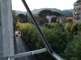 Appartamento vicino iclas, hotel em Rapallo