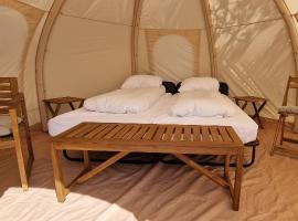 Haukafell Camping - Tents for Rents, hotel v destinaci Höfn