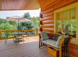 Lakewood Lodge Escape with Fire Pit and Lake Access!, feriebolig i Hiwassee