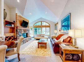 Seasons Lodge #202, מלון באדוארדס