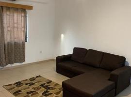 2 Bedroom @ Devtraco Estates -Tema Comm 25, hotel en Tema