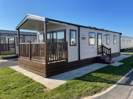 Maple Prestige Holiday Home, semesterhus i Chapel Saint Leonards