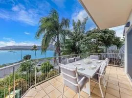 Whitsunday Beachfront Apartment on Broadwater