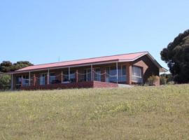 Ebb N Flow Beach House - Stansbury, hotel en Stansbury