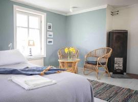 Seaside Cottage in Suomenlinna, hotell Helsingis