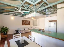 SHEOAKS - Funky 2 bed unit + 100m to beach + pool