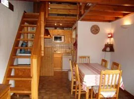 Appartement 4 pers. avec parking, proche pistes, animaux acceptés - FR-1-733-47