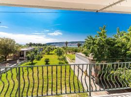 Awesome Apartment In Trogir With Wifi And 3 Bedrooms – apartament w mieście Djvulje