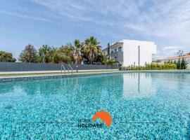 #155 Fully Equiped with AC and Wide Pool, hotel i Ferreiras