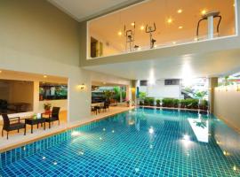 Boss Suites Nana Hotel, hotel em Khlong Toei, Banguecoque
