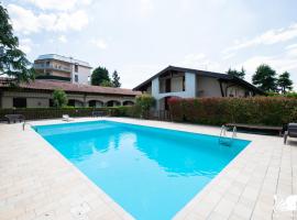 The Three Moons Apartment, hotell i Peschiera del Garda