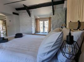 Romantic Hideaway, hotel in Trawsfynydd