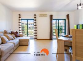 #146 Summer Apartment Pool & Balcony, Hotel in Ferreiras