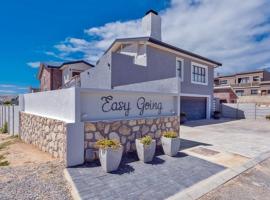 Easy Going Beach House, hotel in Struisbaai
