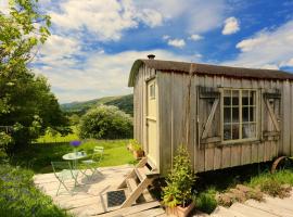 Bluebell huts, campsite in Abergavenny