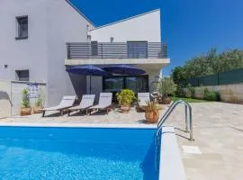 Holiday Home Villa Leonardo - PRC424 by Interhome