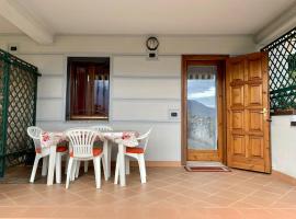 Riky Apartment Panoramic View: Consiglio di Rumo'da bir daire