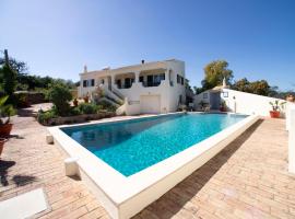 Villa Vista by Interhome, hotel di Cortes