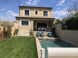 La maison Adriel - Villa récente avec jardin et piscine