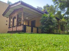 Cinnamon Villa: Ahungalla şehrinde bir otel