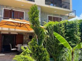 Reina, hotel med parkering i Petrovac