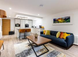 RÌGH Properties - Luxury West End Artisan Apartment, hotel cerca de Charlotte Square, Edimburgo