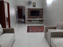 Homestay Islam Sunnah Nabeela Seri Manjung, orlofshús/-íbúð í Kampong Batu Tiga