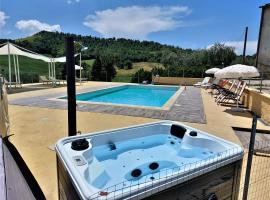 Agriturismo La Terrazza، إقامة مزارع في Valfabbrica