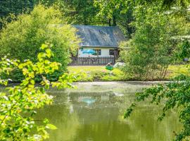 Beautiful Home In Sourdeval With Outdoor Swimming Pool – domek wiejski w mieście Sourdeval