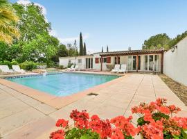 Beautiful Home In Aspiran With 4 Bedrooms, Wifi And Private Swimming Pool, maison de vacances à Aspiran