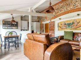 Nicholson Cottage, hotel con estacionamiento en Happisburgh